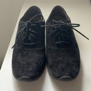 le Haan Women’s Zerogrand Wingtip Oxford Black Suede Shoes